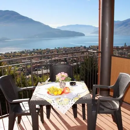 Apartmán View In Vercana, Shared Pool *
