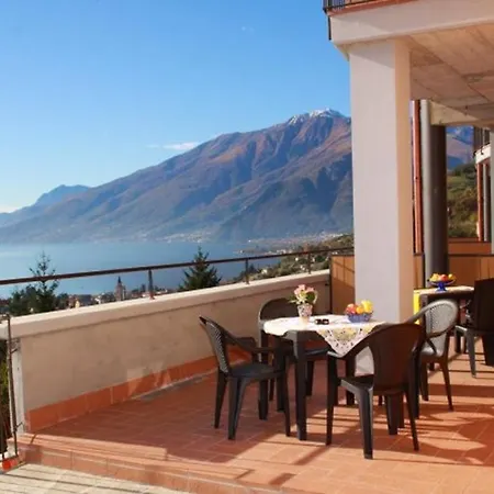 Apartmán View In Vercana, Shared Pool *