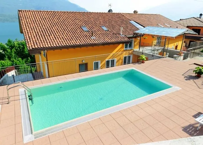 View In Vercana, Shared Pool Apartmán *